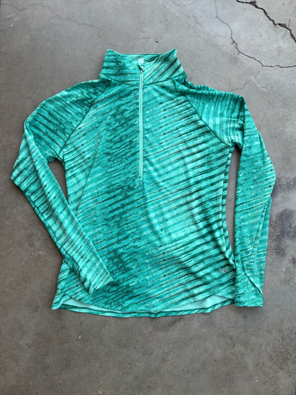 Under Armour aqua teal diagonal striped cold gear long sleeve 1/4 zip Size XL